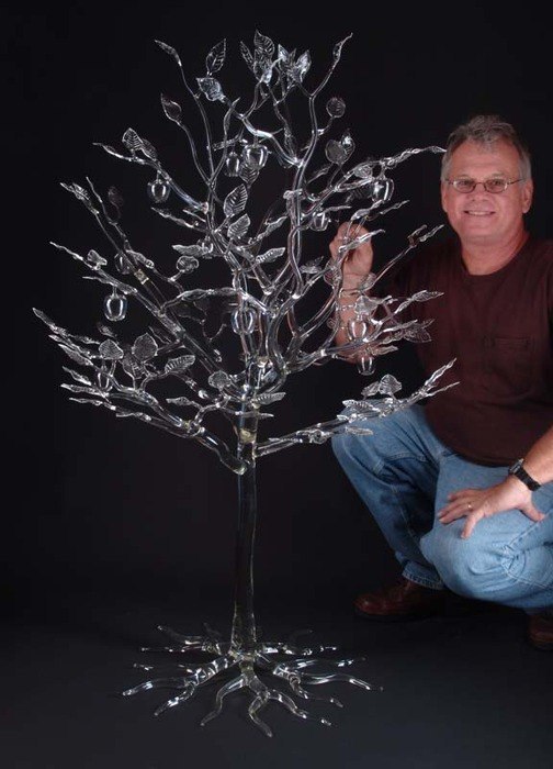 стеклянное дерево от Роберта Микелсена